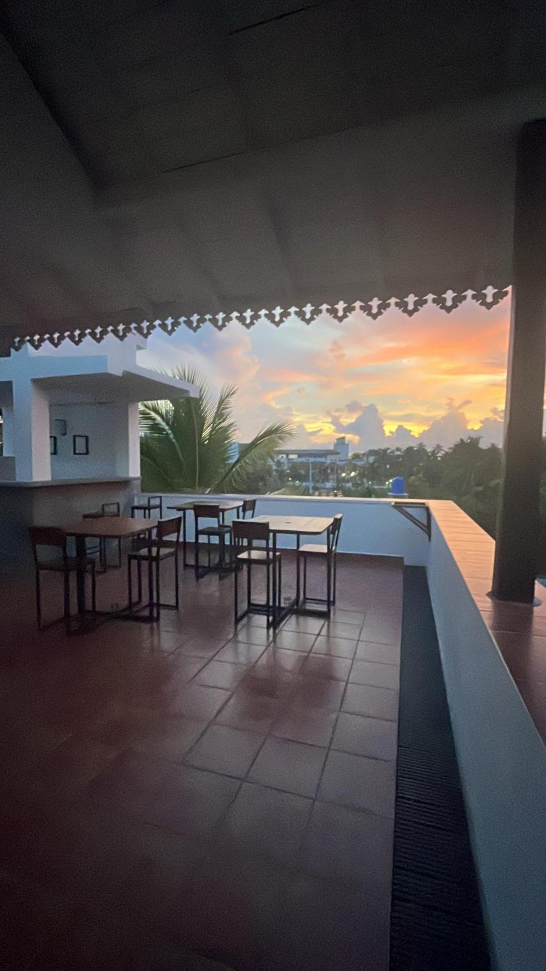 Beach Club Apartments Induruwa Exterior foto