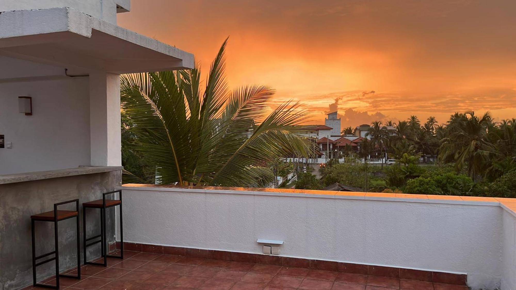 Beach Club Apartments Induruwa Exterior foto